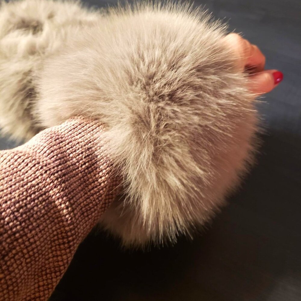 NWT Gray faux fur muff, cuff one size